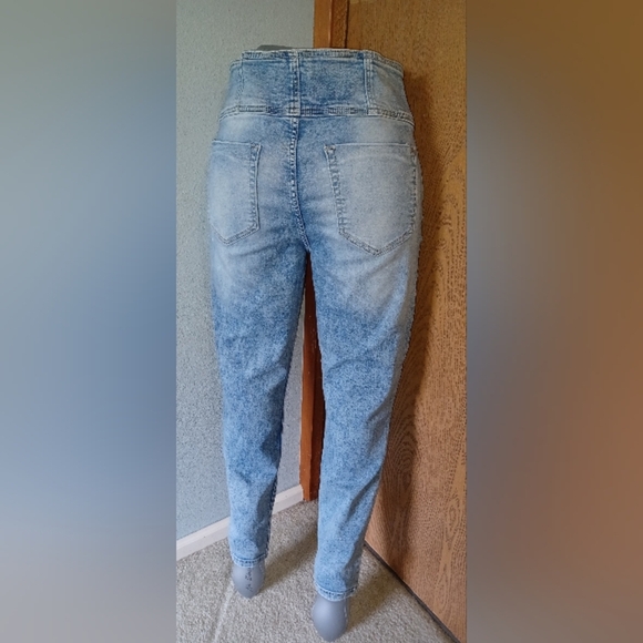 🍒 No Boundaries Blue High Rise Jeans - Picture 2 of 4